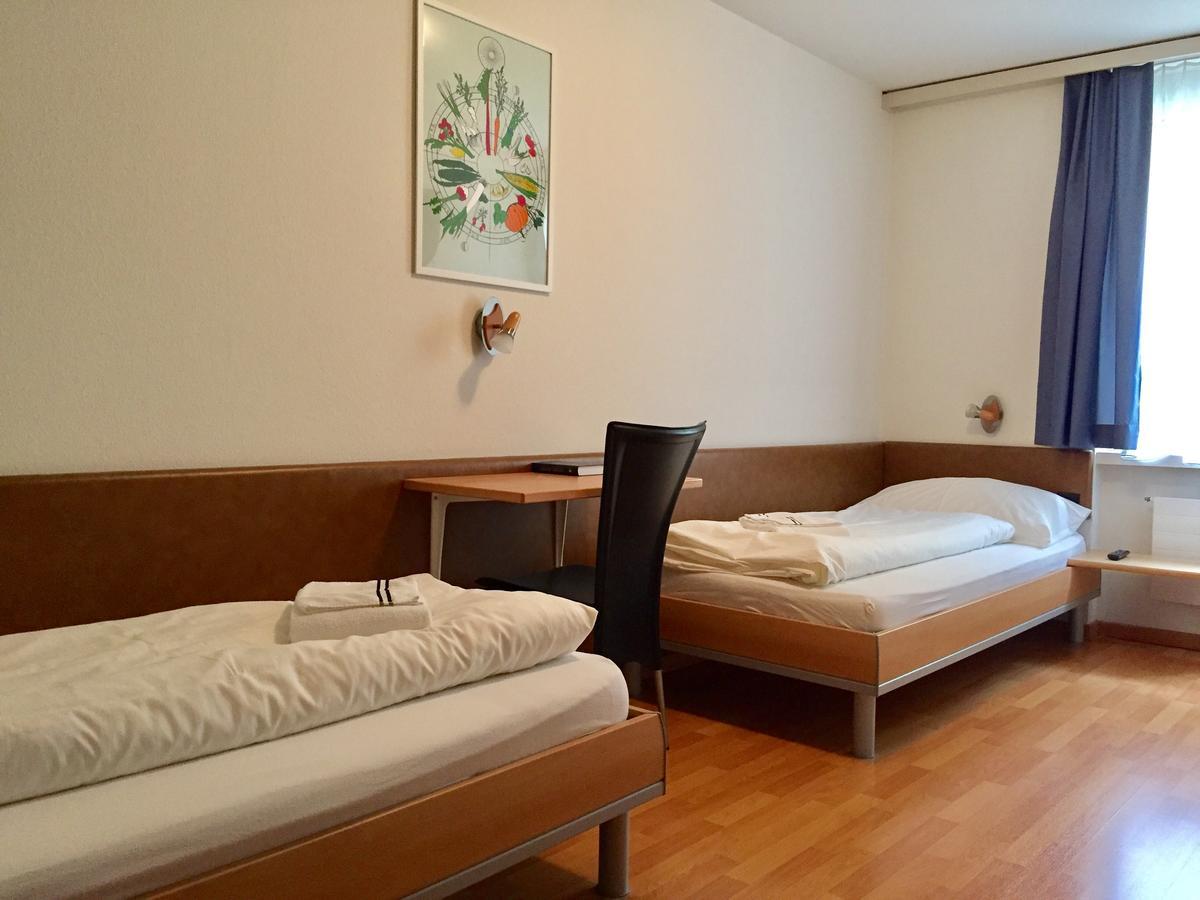 Hotel & Restaurant Stadthof Гларус Экстерьер фото