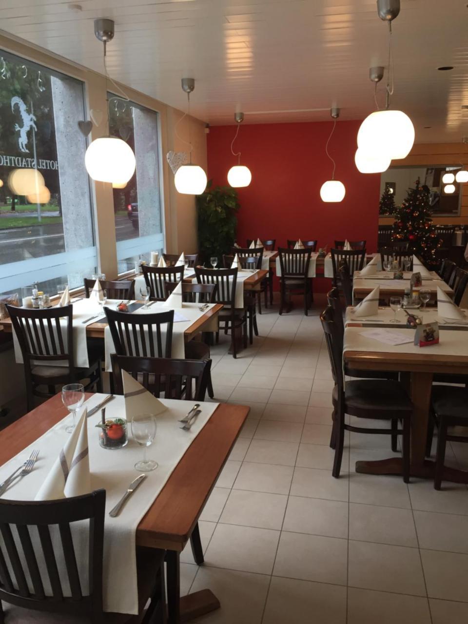 Hotel & Restaurant Stadthof Гларус Экстерьер фото